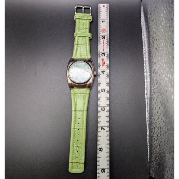 Joan Rivers Classics Watch Green Face Textured Green Leather New Battery Working - Picture 13 of 14